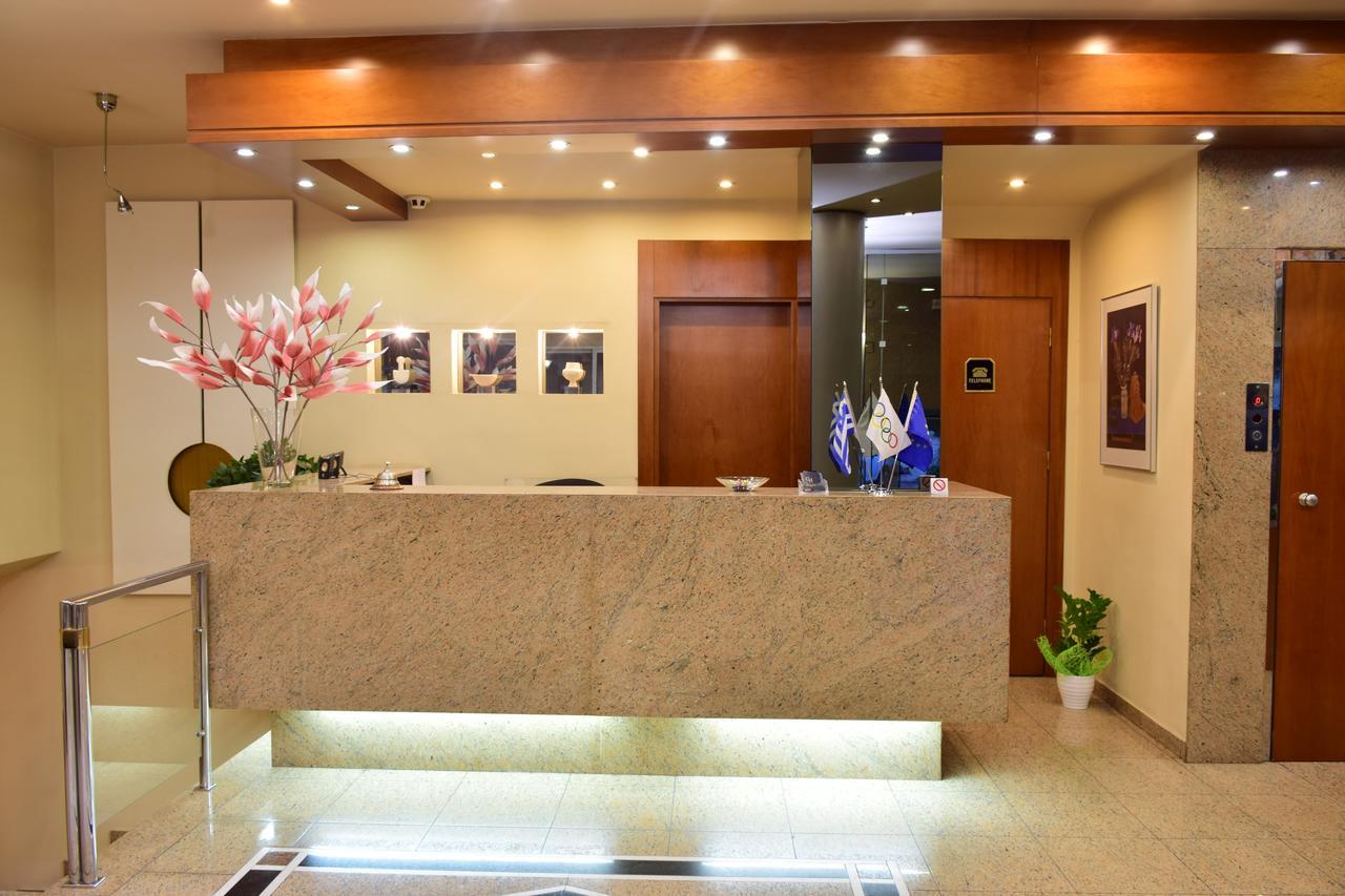 Hotel Galaxias Аґрініо Екстер'єр фото
